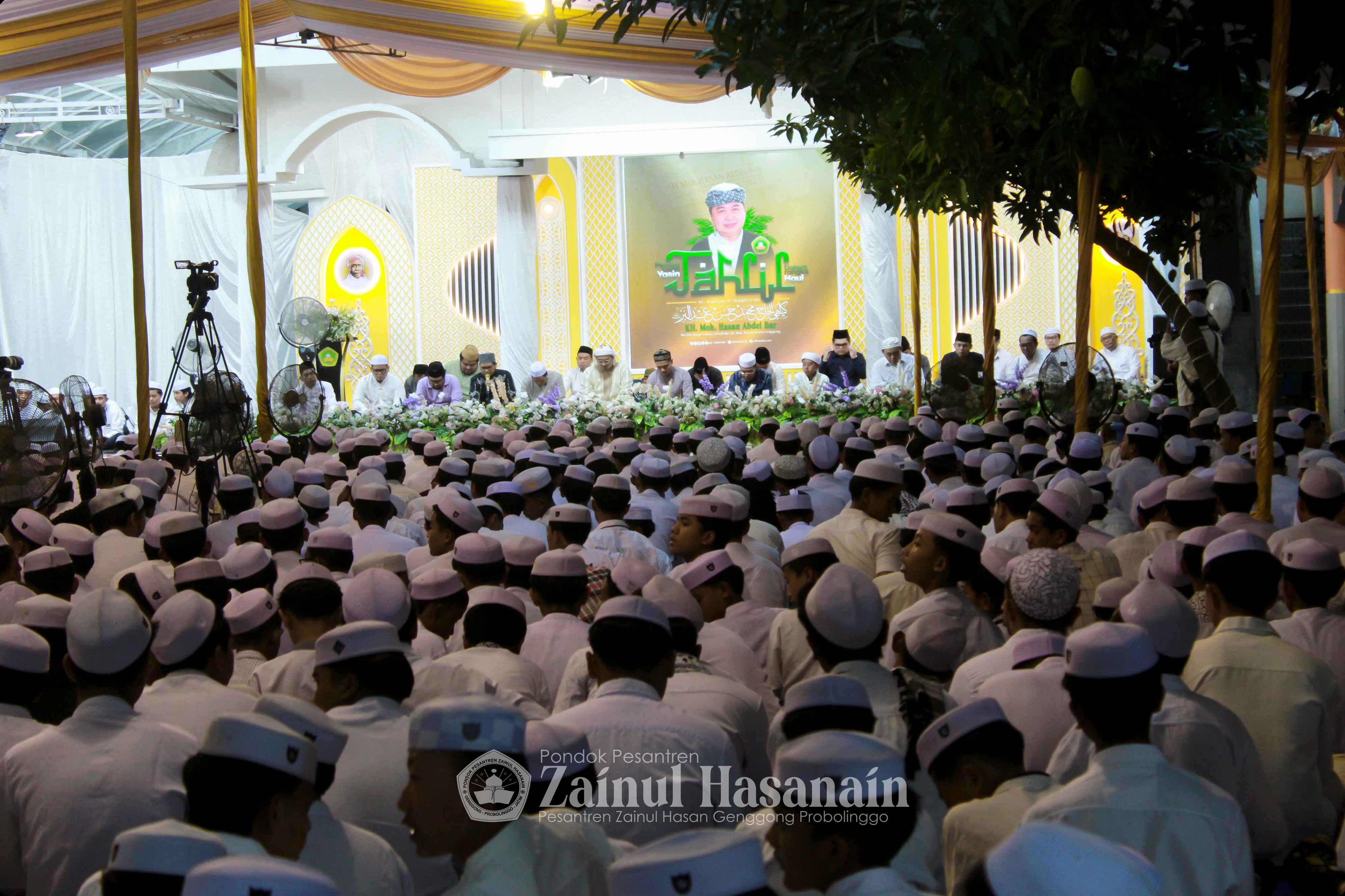 Buka Bersama Tasu’ah Seluruh Santri Genggong, Semarakkan Haul ke-06 Almaghfurlah KH. Moh. Hasan Abdel Bar